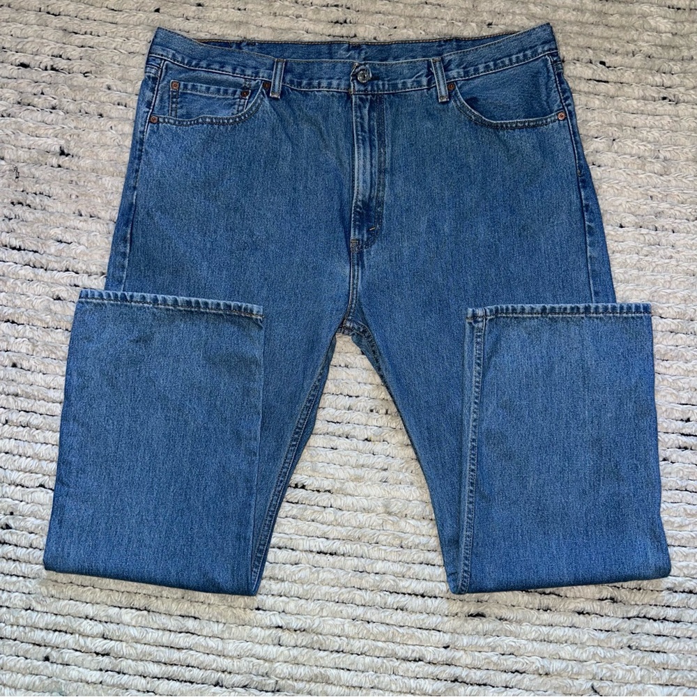 Levi’s men’s 505 jeans size 42/30 in medium wash